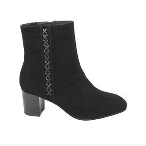 Earth Sparta Suede Bootie Black NWOT Size 8B